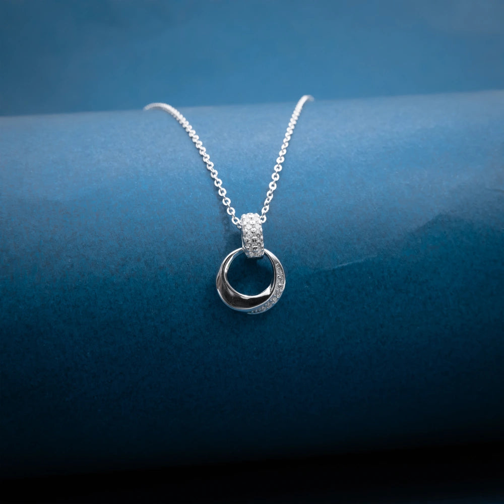 Silver Interlocking Circle Necklace