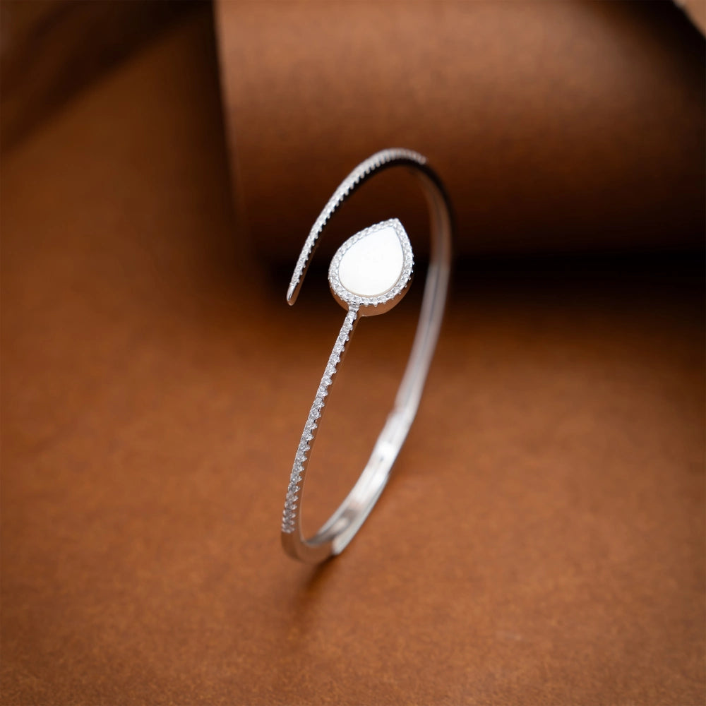 Mother of Pearl Teardrop Bracelet