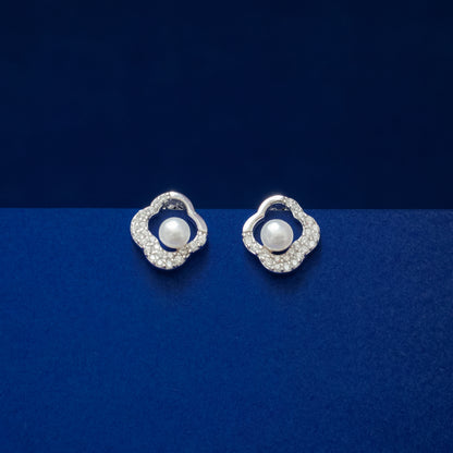 Pearl Clover Stud Earrings