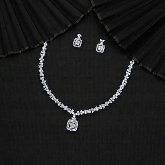Royal Halo Pendant Diamond Necklace Set