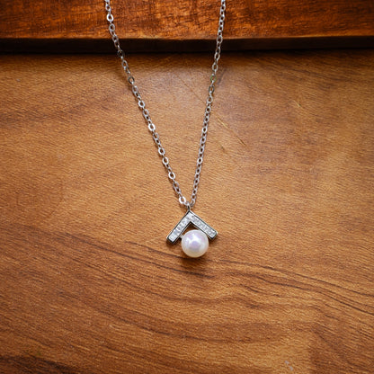 Pearl Ribbon Chain Pendant