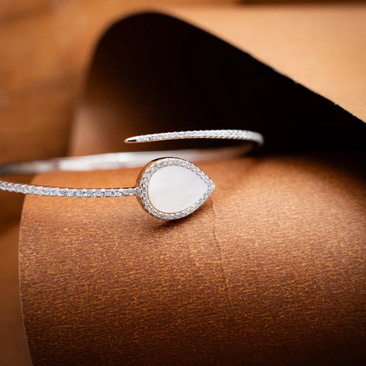 Mother of Pearl Teardrop Bracelet