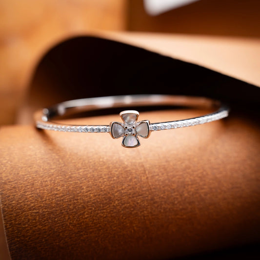 Silver Mother of Pearl Clover Bracelet
