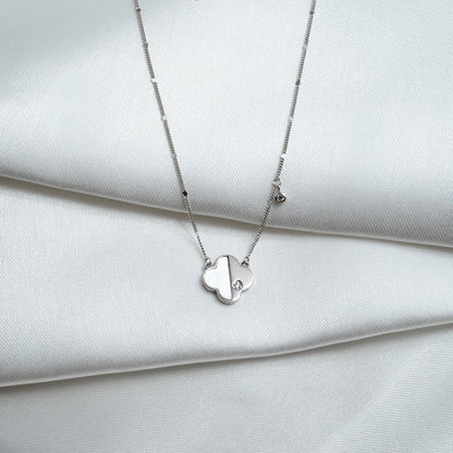 Clover Mother of Pearl Pendant Necklace